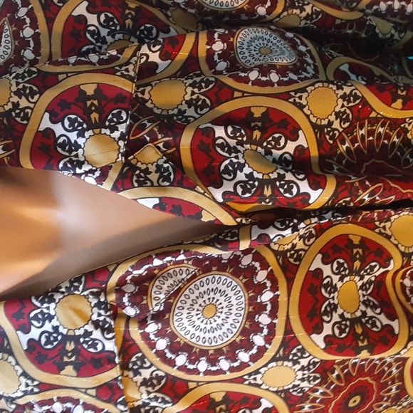 C.B COLLECTION,  RED,GOLD & WHITE BOHO PRINT TOP, SIZE 1X - Picture 3 of 13